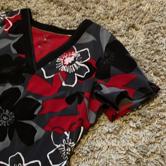 Premier by Healing Hands Womens floral Scrub Top - Picture 4 of 7